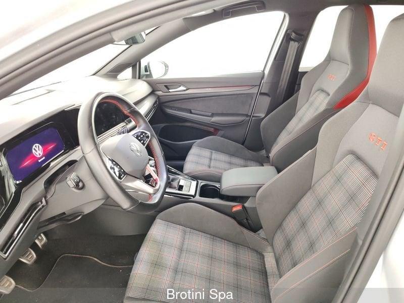 Volkswagen Golf GTI 2.0 TSI GTI