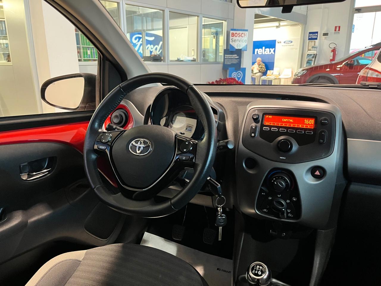 Toyota Aygo Connect 1.0 VVT-i 72 CV x-cool 5 porte