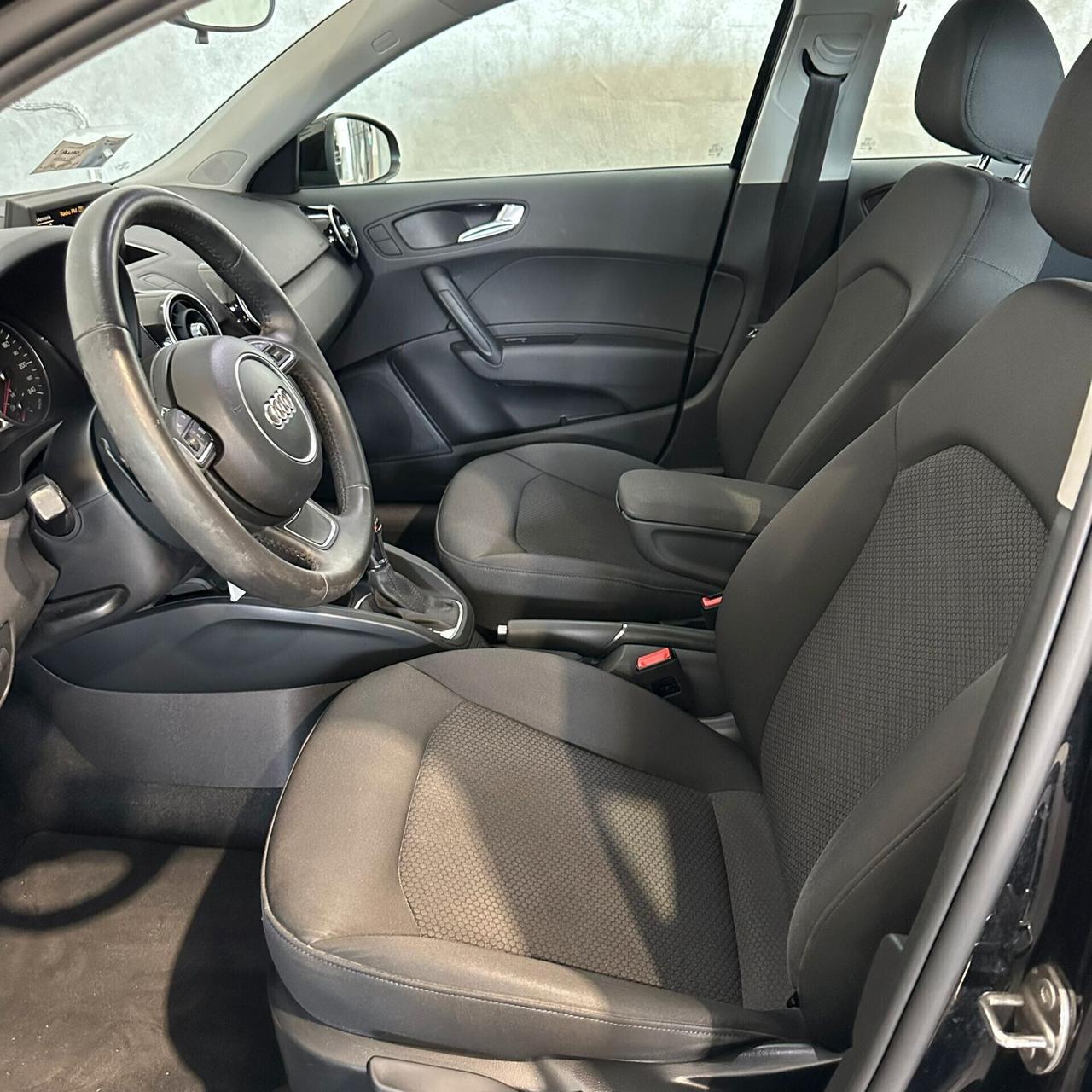 Audi A1 SPB 1.6 TDI S tronic Ambition S-LINE