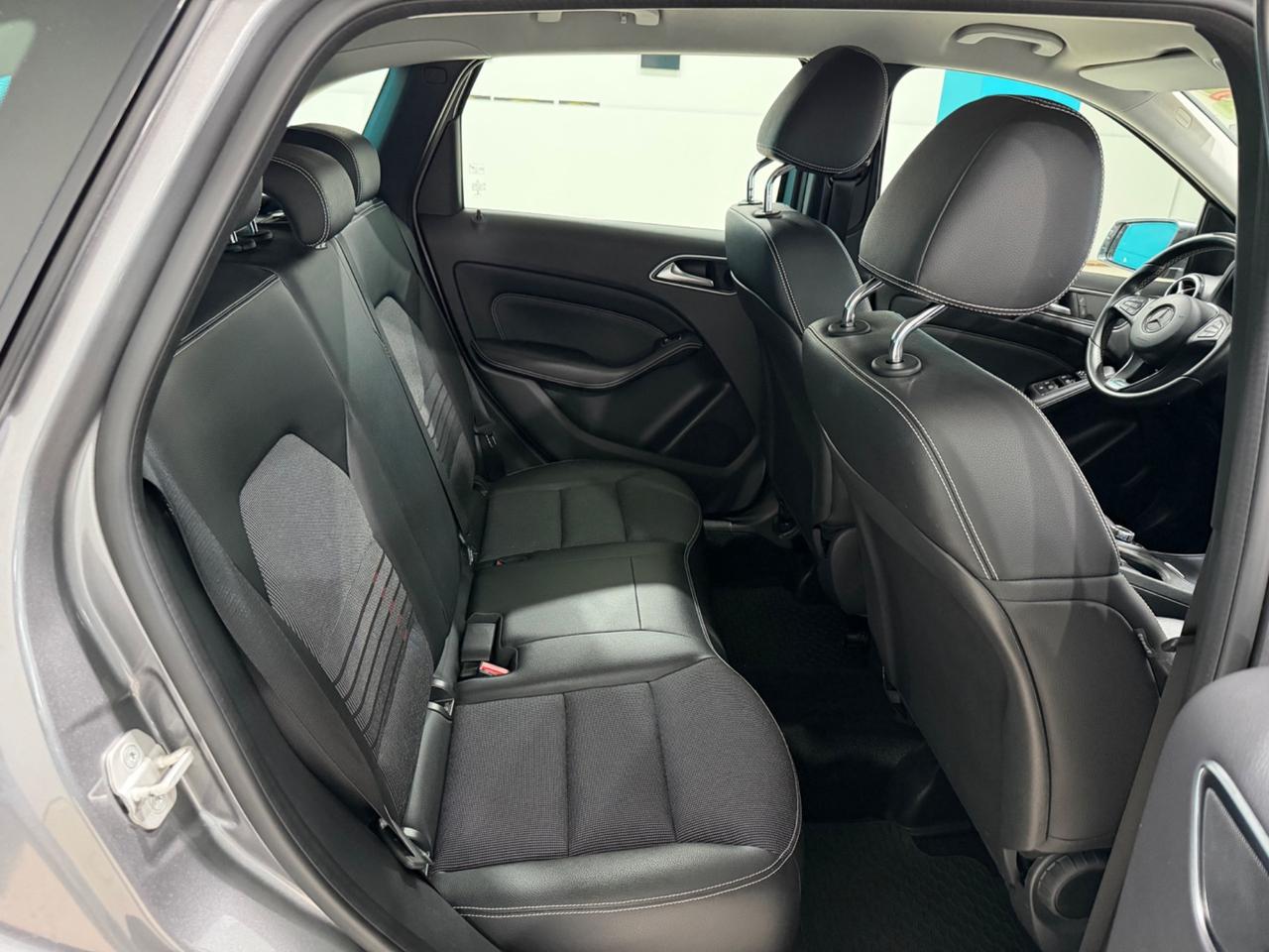 MERCEDES CLASSE B 2015 SPORT *AUTOMATICO