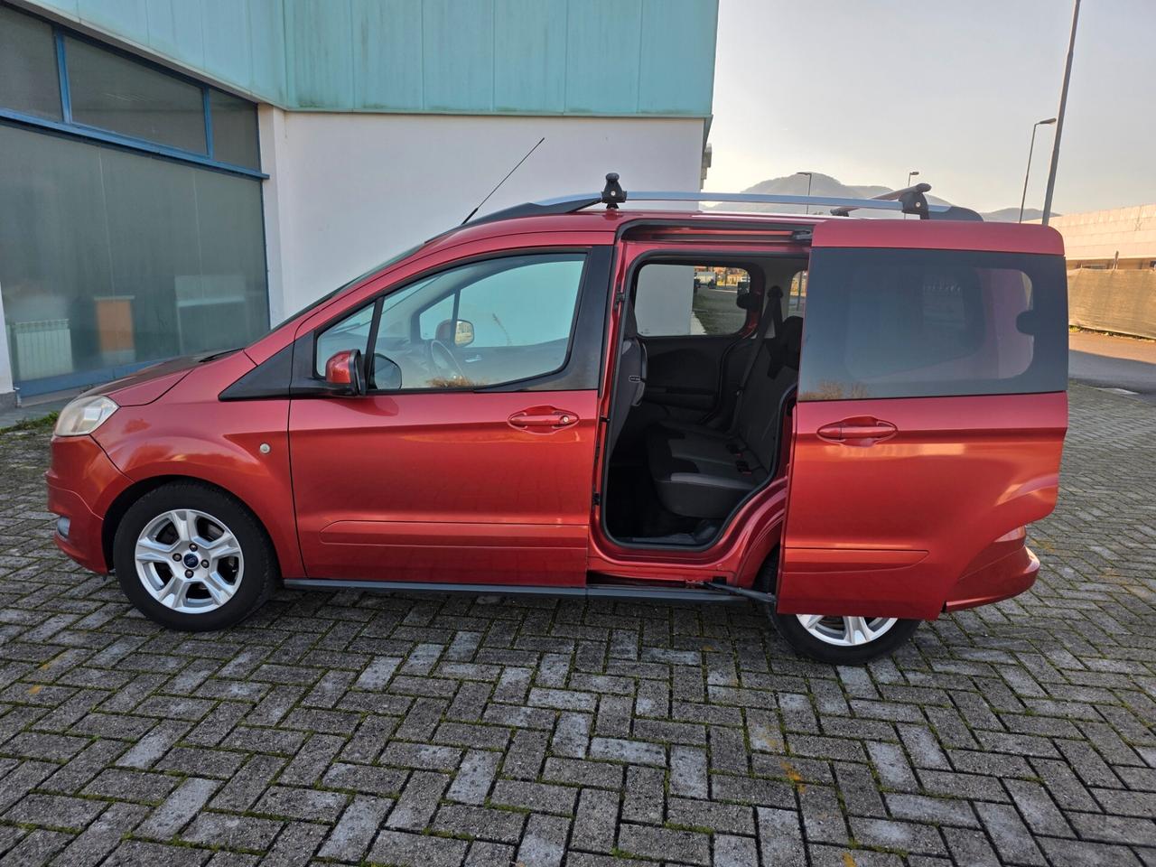 Ford Tourneo Courier 1.6 TDCI 95 CV Plus