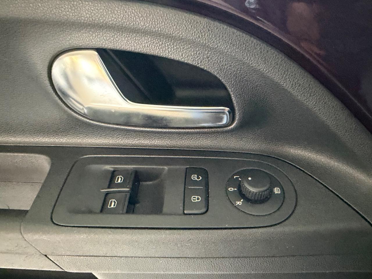 Seat Mii 1.0 5 porte by Cosmopolitan - Nessun vincolo -