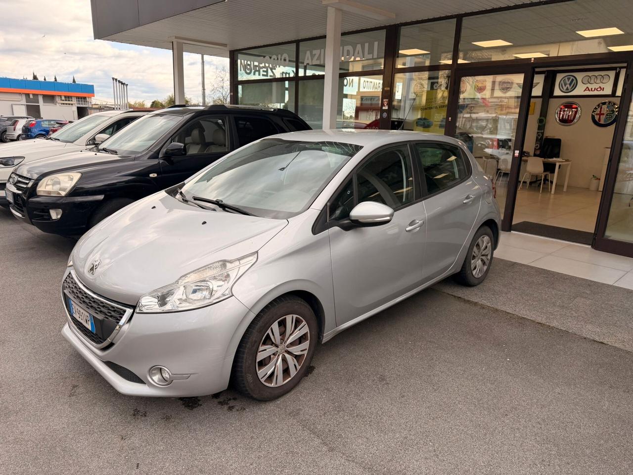 Peugeot 208 1.4 HDi 68 CV 5 porte Allure