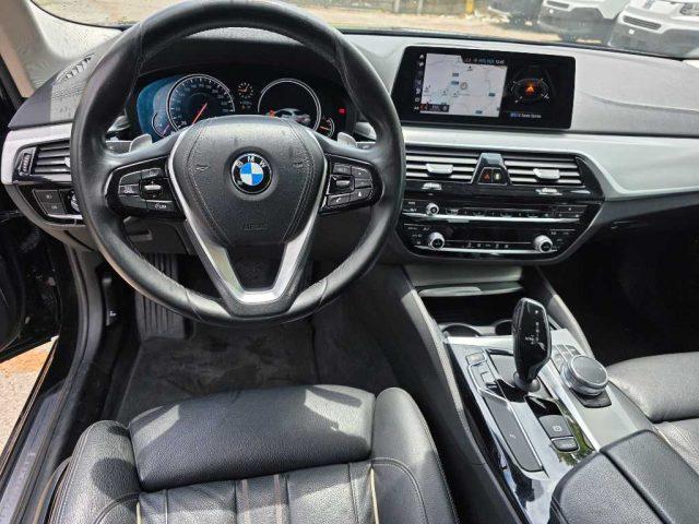 BMW 520 Serie 5(G30/31/F90) - d Luxury