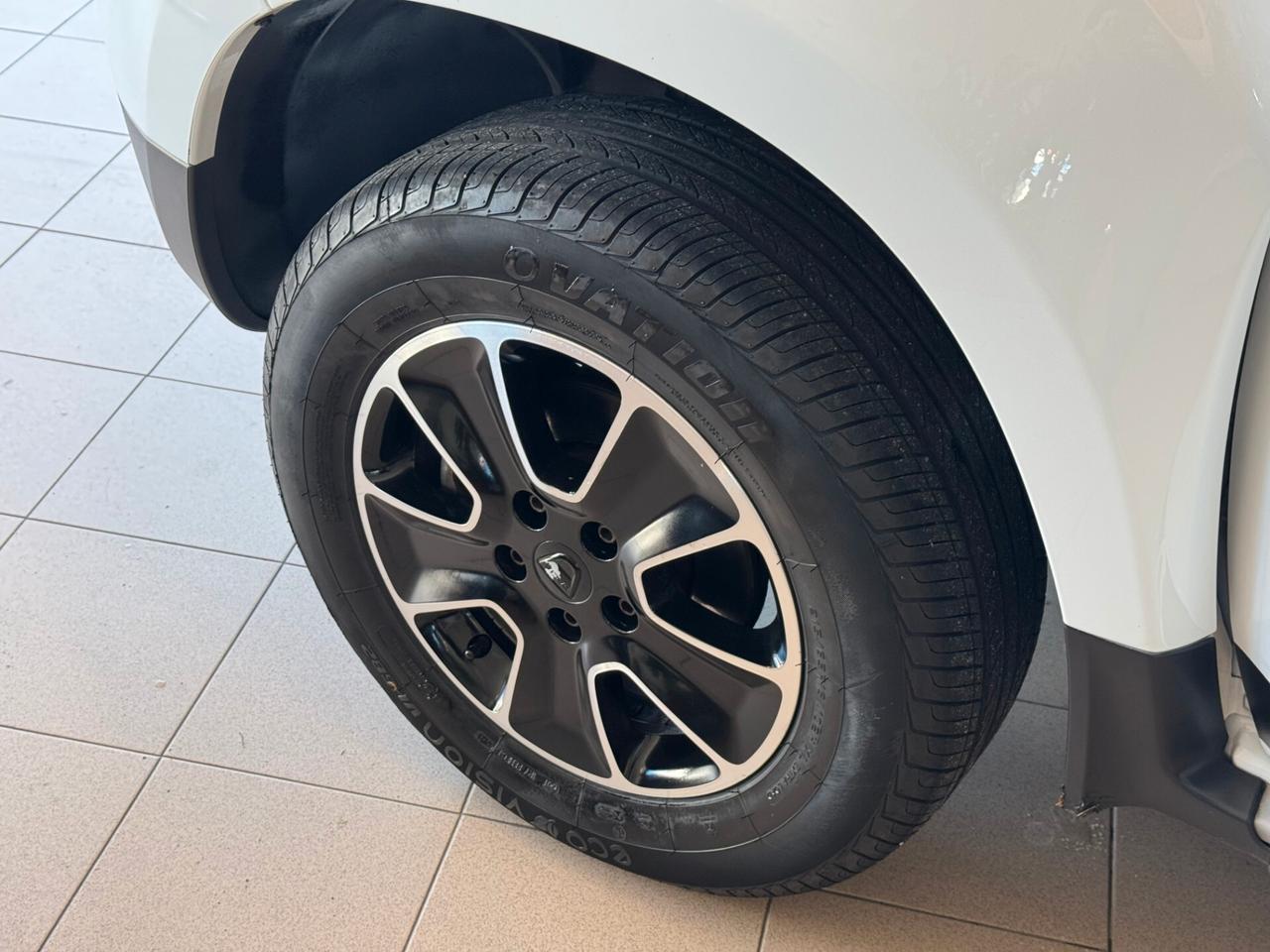 DACIA DUSTER 1.5cc 110CV 4x2 GANCIO TRAINO