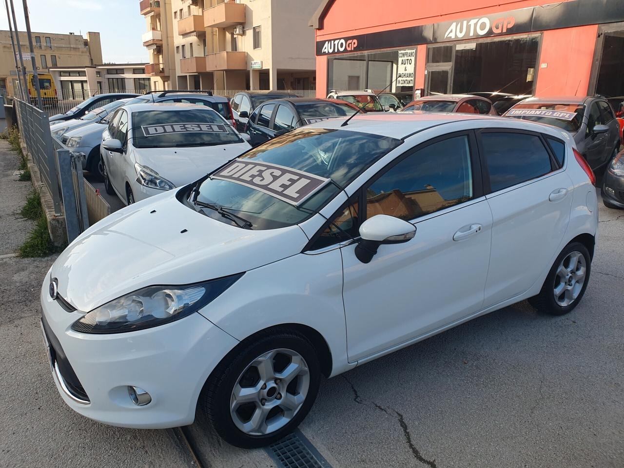 Ford Fiesta 1.4 TDCi 5p. Neopatentati manuale 2010
