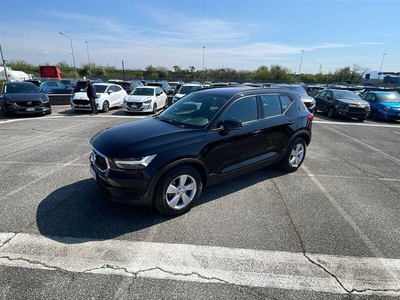 Volvo XC40 T2 Momentum AUTOCARRO
