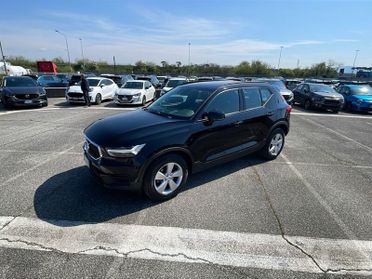 Volvo XC40 T2 Momentum AUTOCARRO