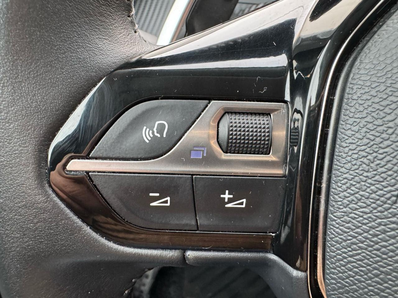 PEUGEOT 2008 BlueHDi 130cv 2021 !!! PROMO!!!