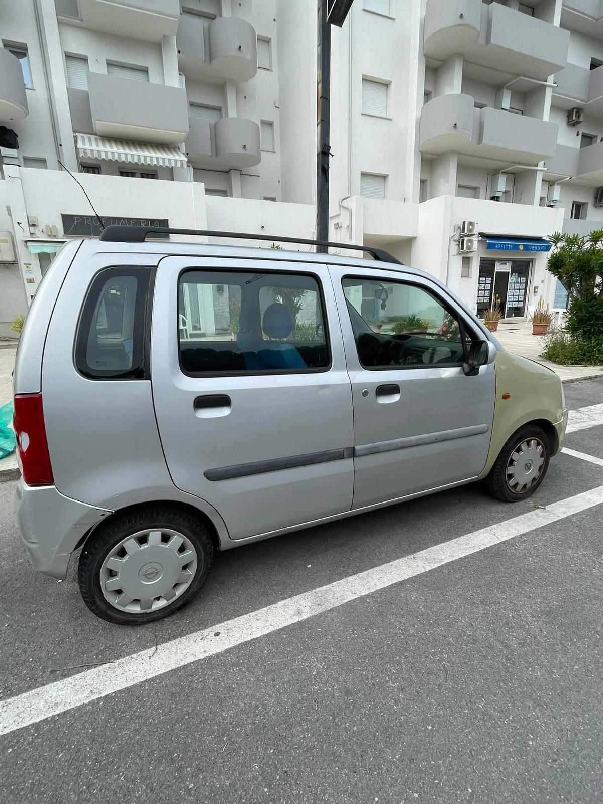 Opel Agila 1.0 benzina neopatentati