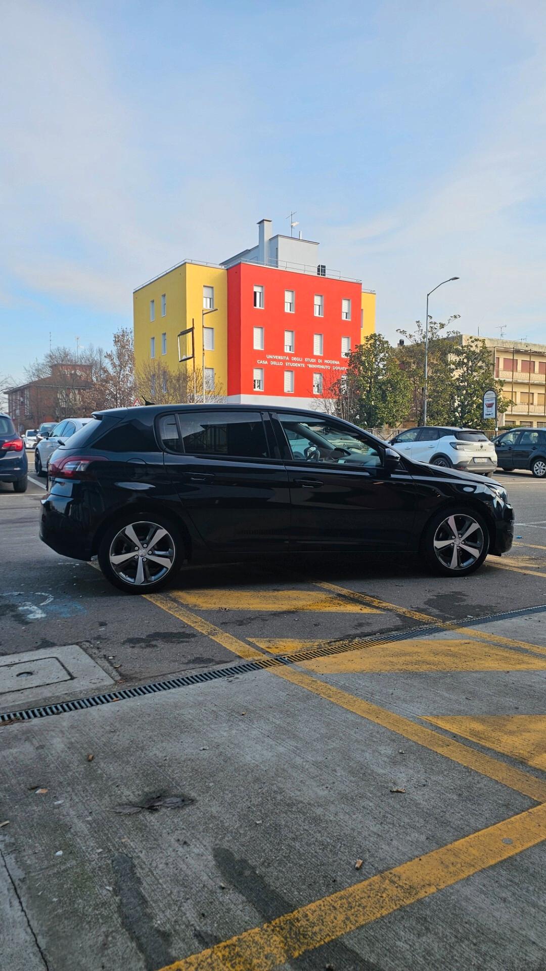 Peugeot 308 BlueHDi 100 S&S Business