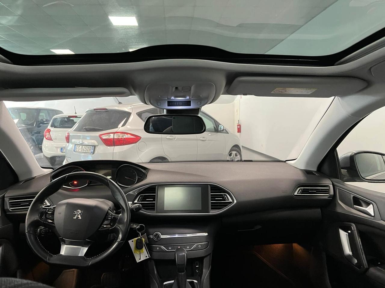 Peugeot 308 SW-1.2 puretech-Allure-EURO6B