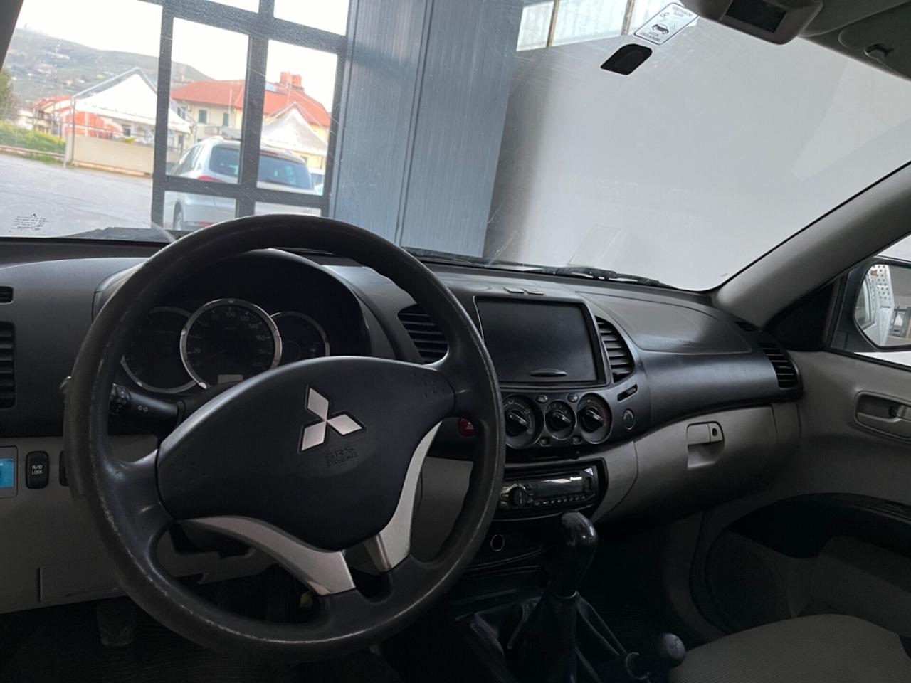 Mitsubishi L200 2.5 4x4 Cassone fisso