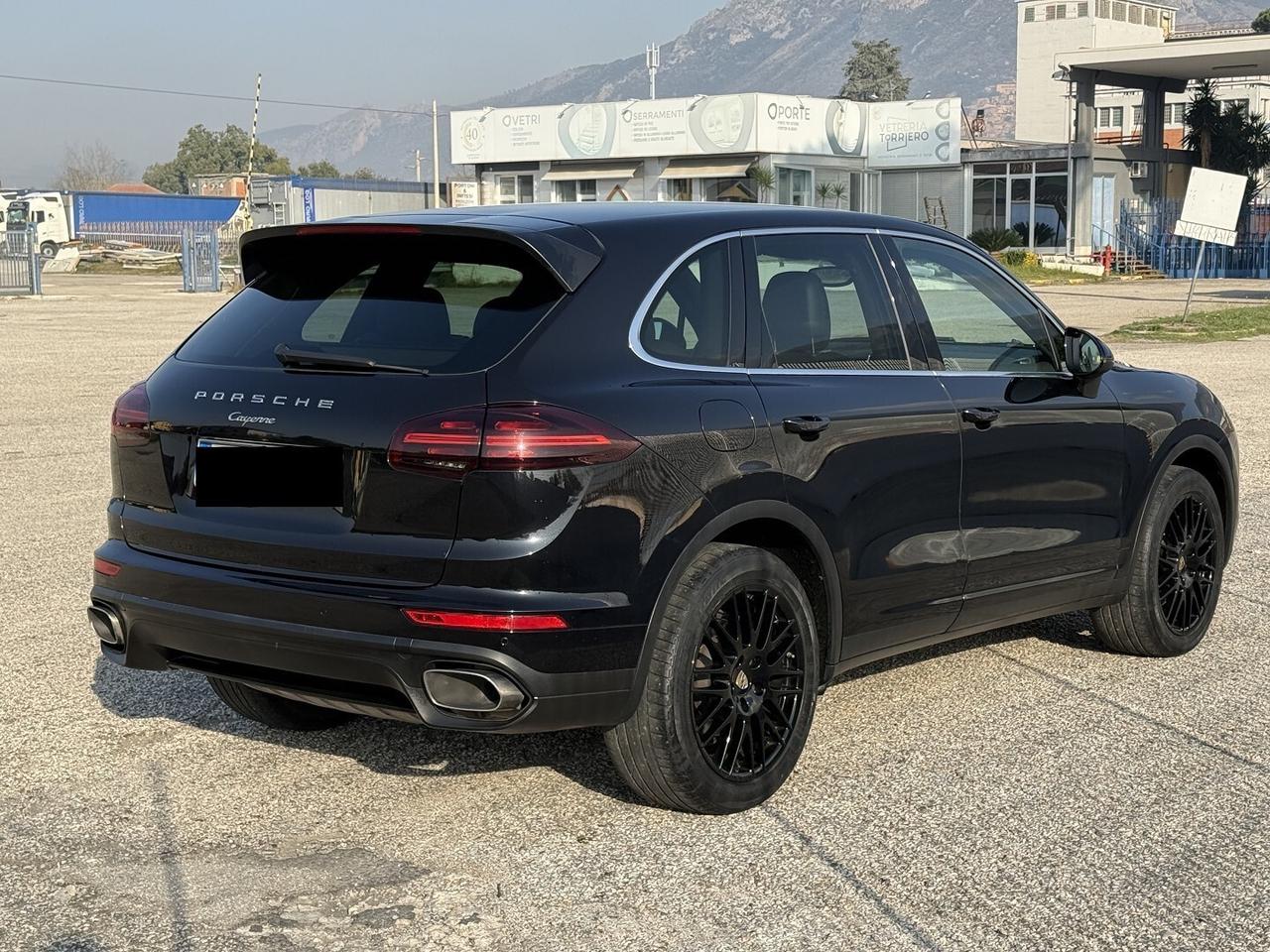 PORSCHE CAYENNE DIESEL NAVI PASM LED