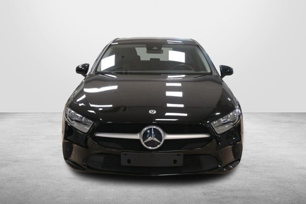 MERCEDES-BENZ A 180D 116CV AUTOMATIC BUSINESS SOLUTION ( NAVI PREMIUM - PARK ASSIST - TELECAMERA POST. - CERCHI 16 )