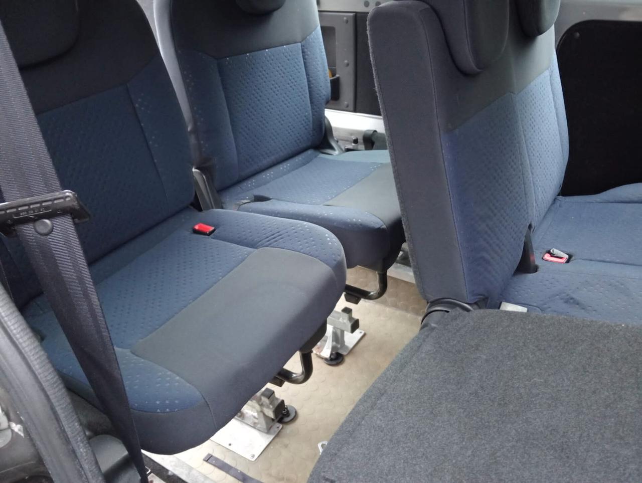 Nissan NV200 Pianale ribassato con rampa disabili in carrozzina