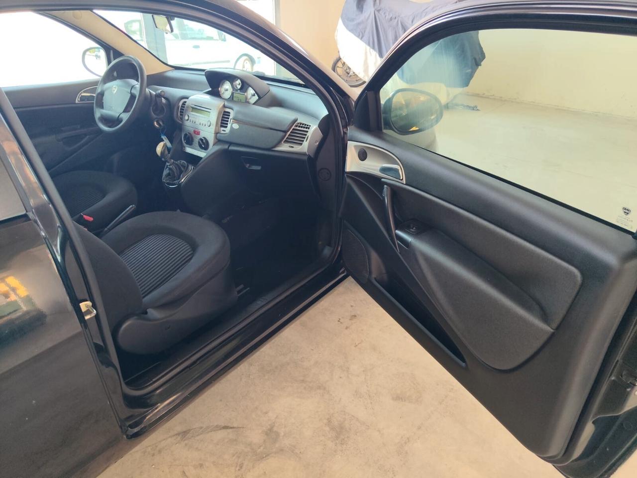 Lancia Ypsilon 1.2 Argento