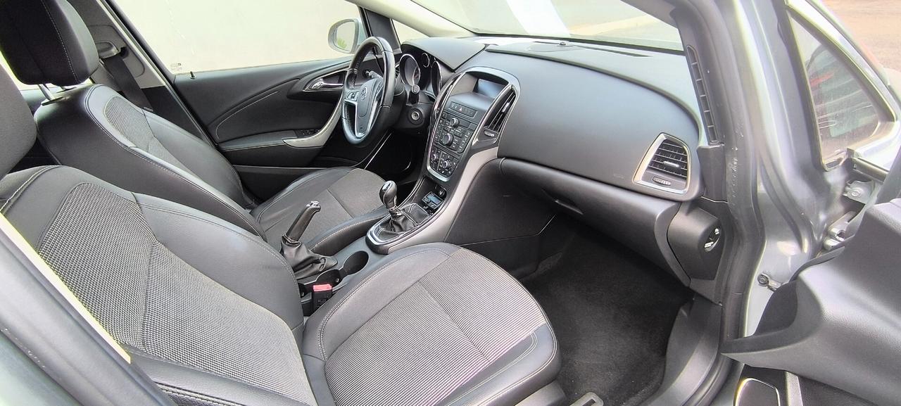 Opel Astra 1.7 CDTI 110CV Sports Tourer Cosmo Fleet BI-ZONA