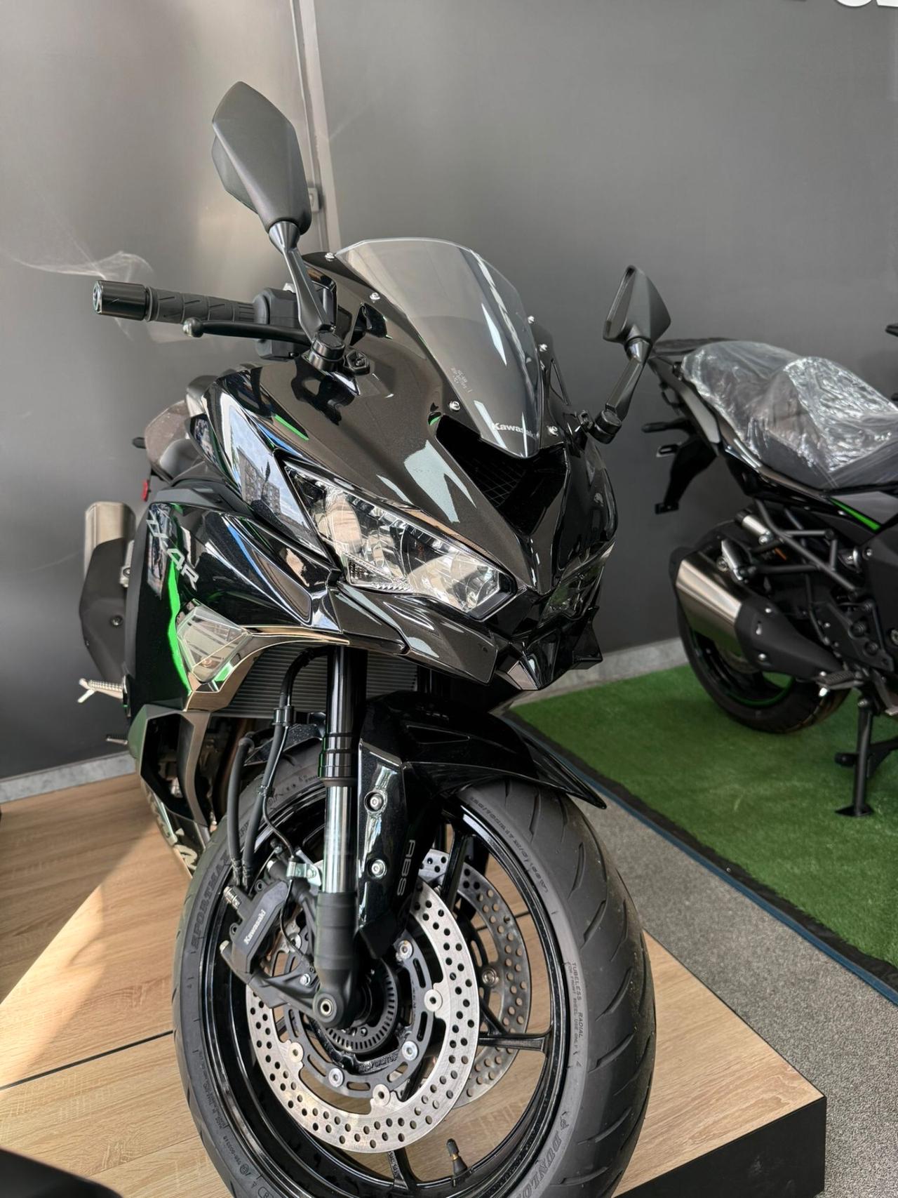 Kawasaki Ninja ZX-4 R RACING