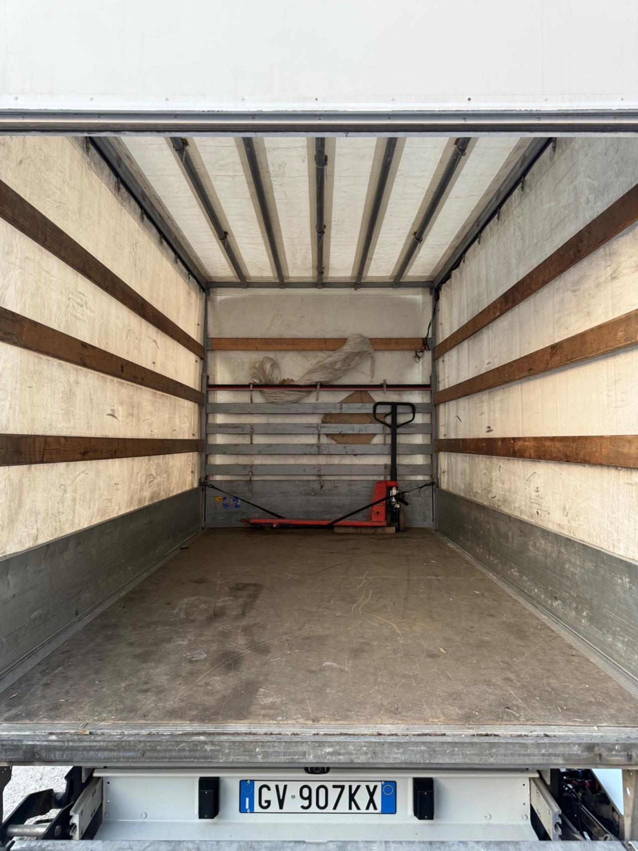 Fiat Ducato centinato con sponda idraulica