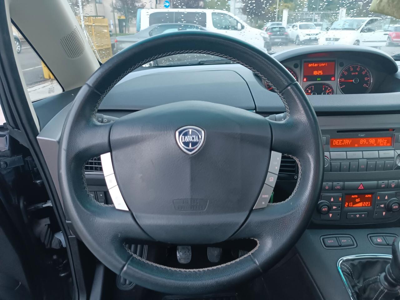 MUSA 1.4 8V Ecochic (GPL) Gold uniprop