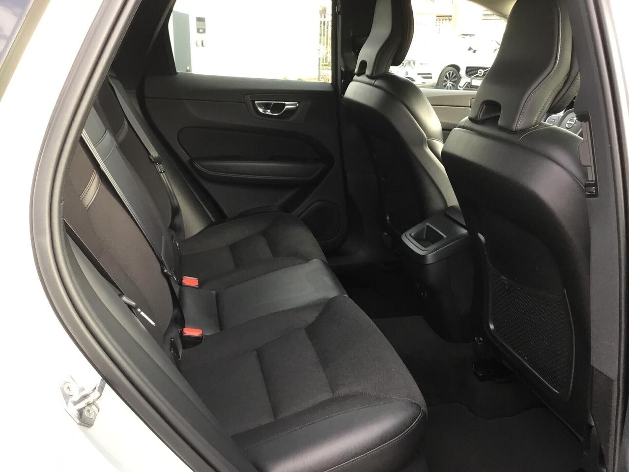 Volvo XC 60 B4 (d) AWD Geartronic Momentum Pro