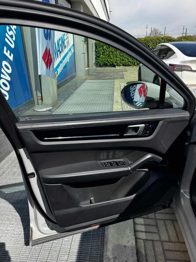 PORSCHE Cayenne Coupé 3.0 V6 E-Hybrid 462CV