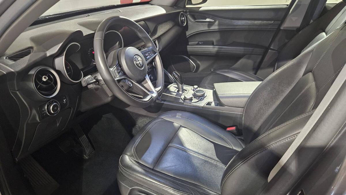 Alfa Romeo Stelvio 2.2 t Business rwd 160cv auto my19