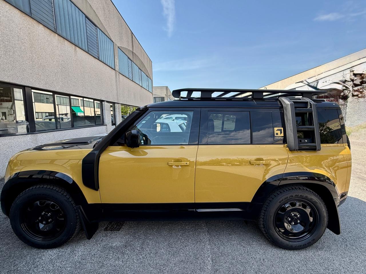 Land Rover Defender TROPHY EDITION