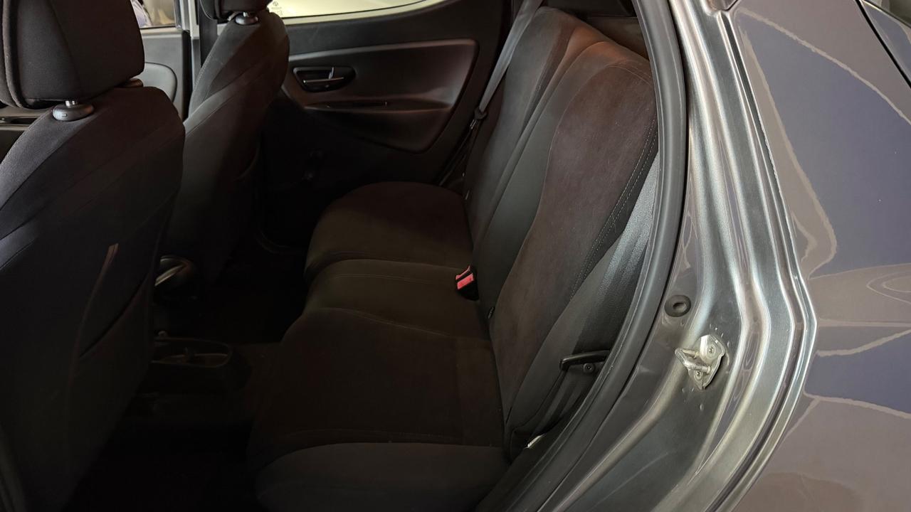 Lancia Ypsilon 0.9 TwinAir 85 CV 5 porte Metano Ecochic Elefantino