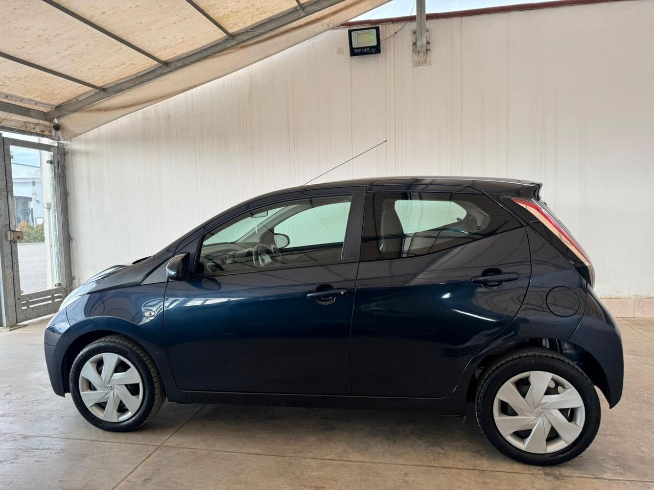 Toyota Aygo 1.0 VVT-i 69 CV 5 porte x-cool TSS