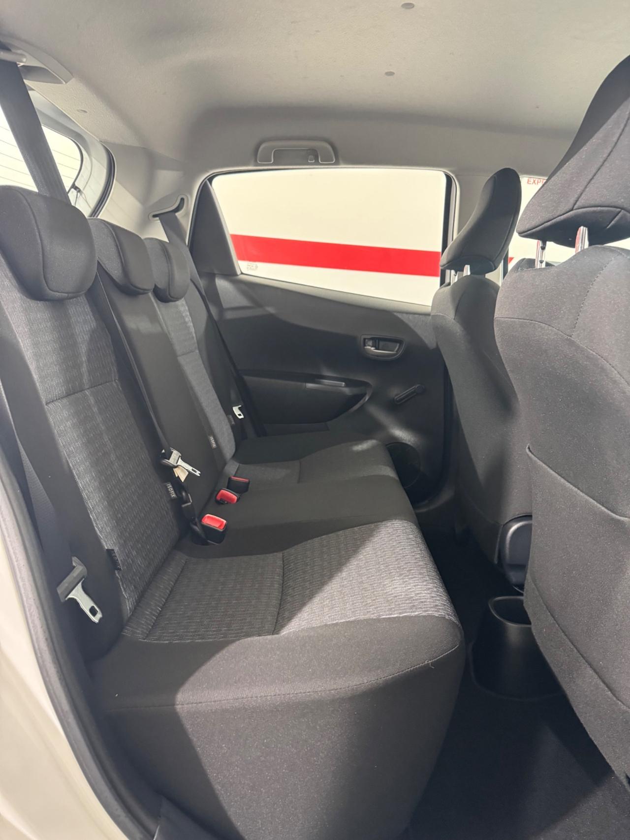Toyota Yaris 1.0 5 porte Lounge