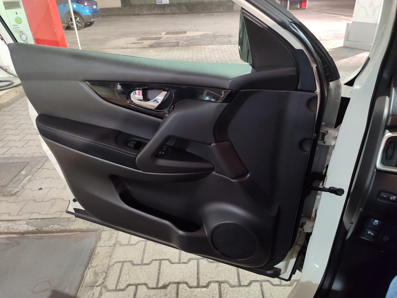 Nissan Qashqai 1.6 SOLO 60.000KM UNI PRO 2015 PROMO