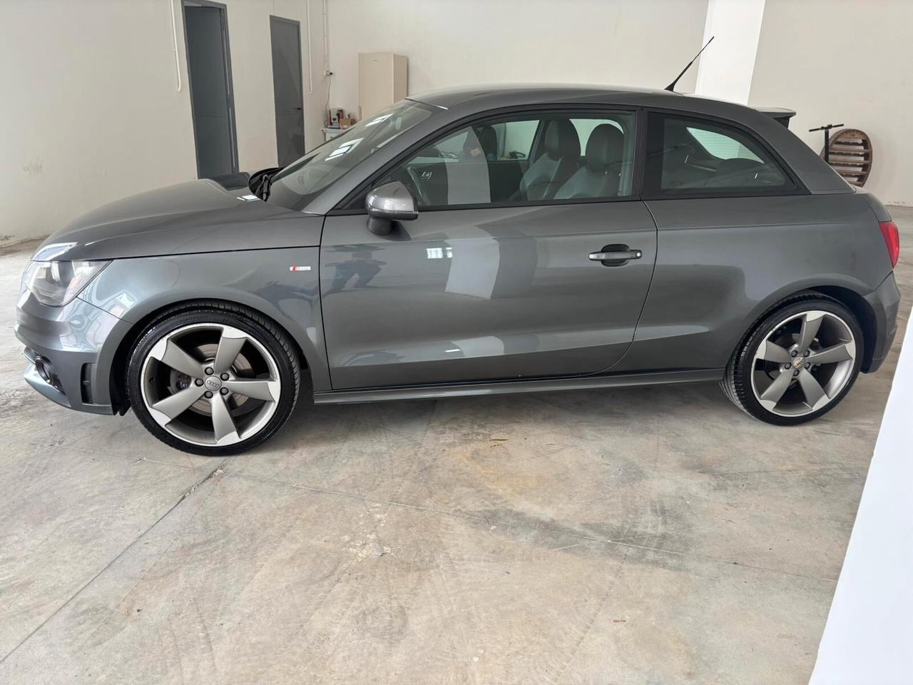 Audi A1 1.6 TDI 105 CV S-line