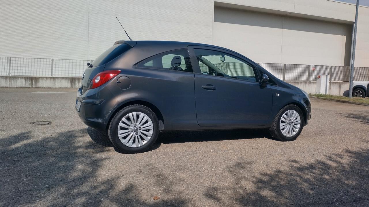 Opel Corsa 1.2 85CV 3 porte GPL-TECH Edition