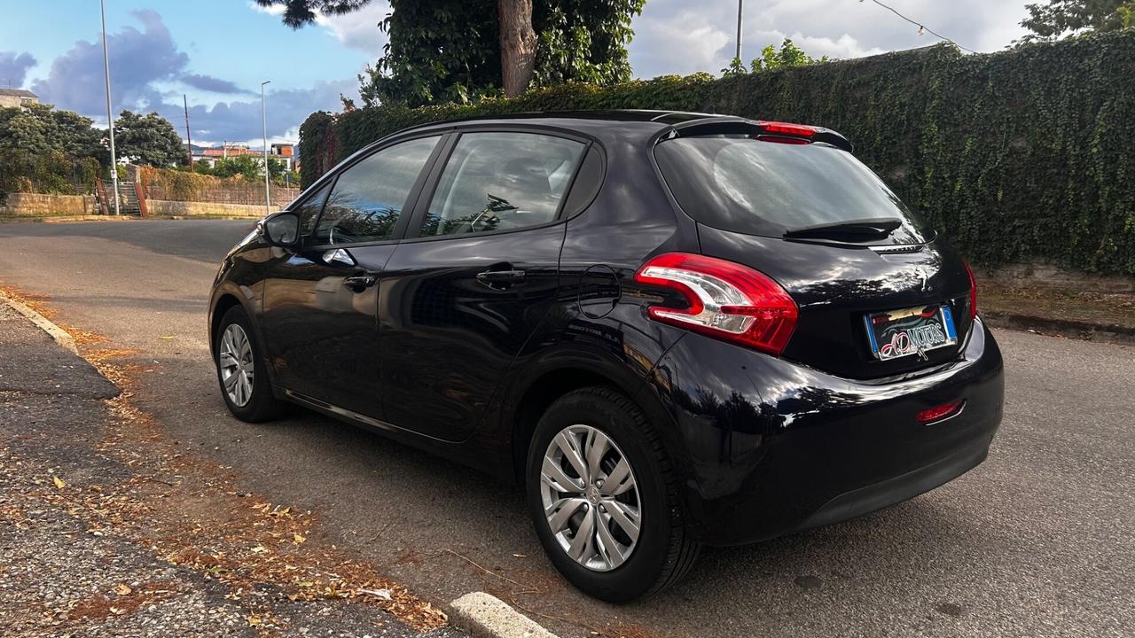 Peugeot 208 1.4 HDi 68 CV 5 porte Allure