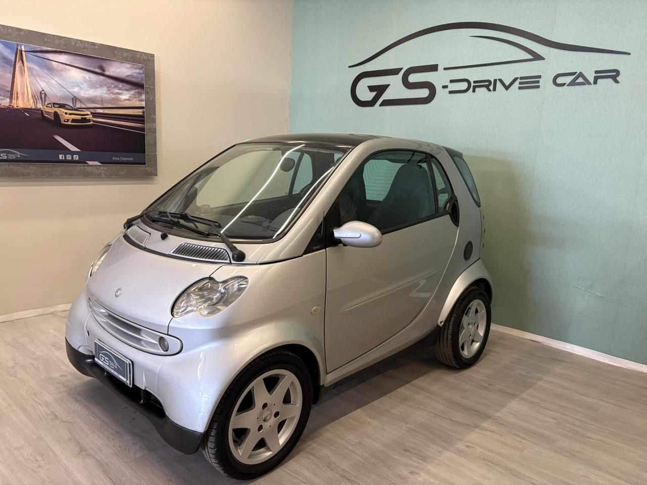 Smart fortwo 700cc 69cv Automatica