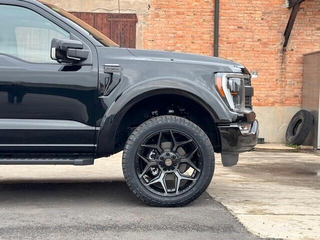 Ford F 150 LARIAT 5.0L V8 4x4 SUPERCREW - BLACK ROCK