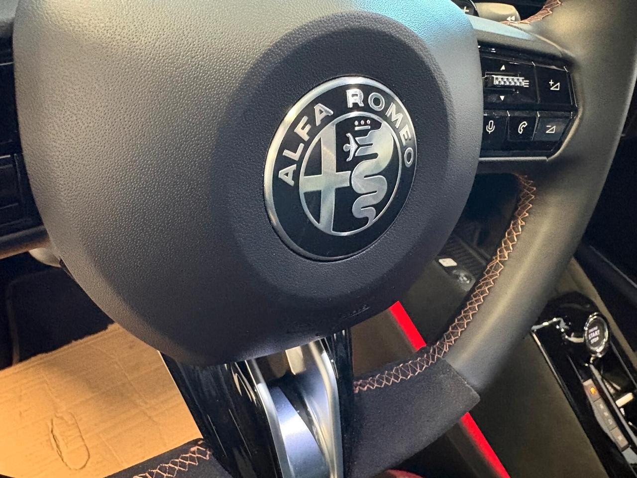 Alfa Romeo Junior INTENSA Hybrid 145 eDCT6 Q4 SPOTICAR