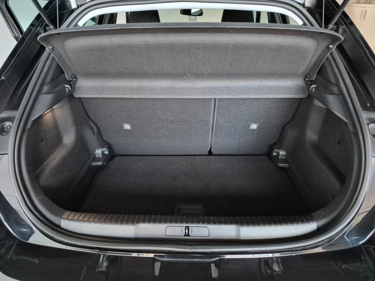 Peugeot 208 ALLURE 1.2 APPLE CARPLAY + ANDROID AUTO LED NAVI