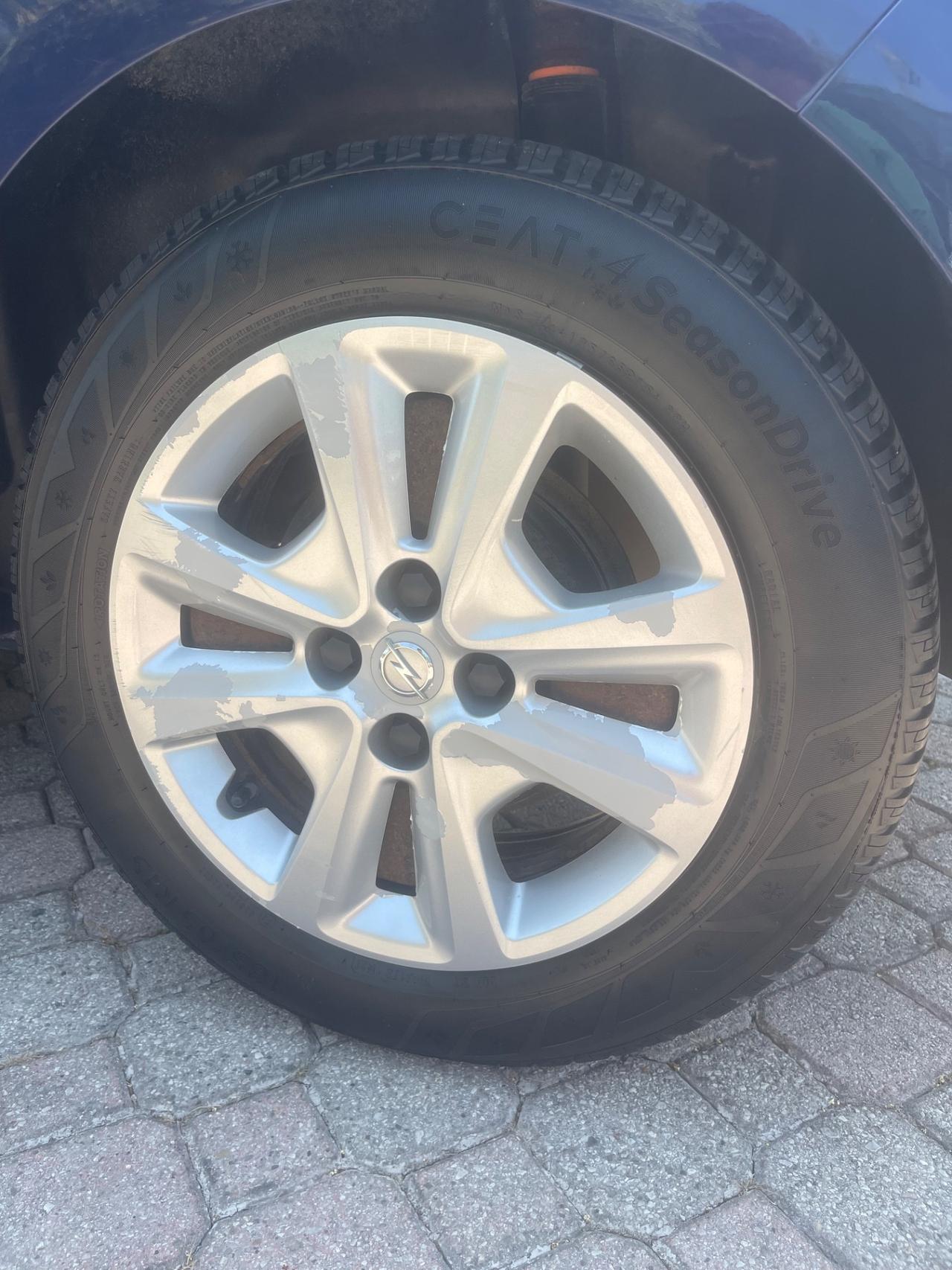 Opel Corsa 1.4 90CV GPL Tech 5 porte b-Color