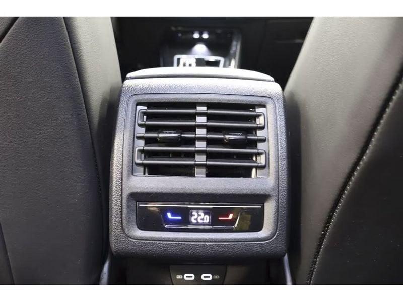 Volkswagen Golf Golf 2.0 8.5 TSI R DSG 4Motion Black Edition LED MATRIX PELLE TETTO