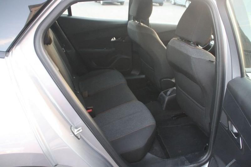 Peugeot 2008 2008 Hybrid 136 e-DCS6 Style