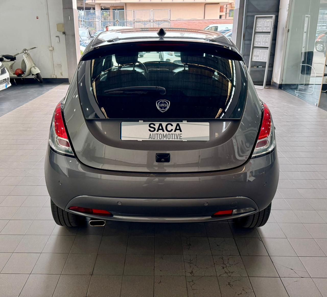 Lancia Ypsilon 1.0 Hybrid Platino -2024