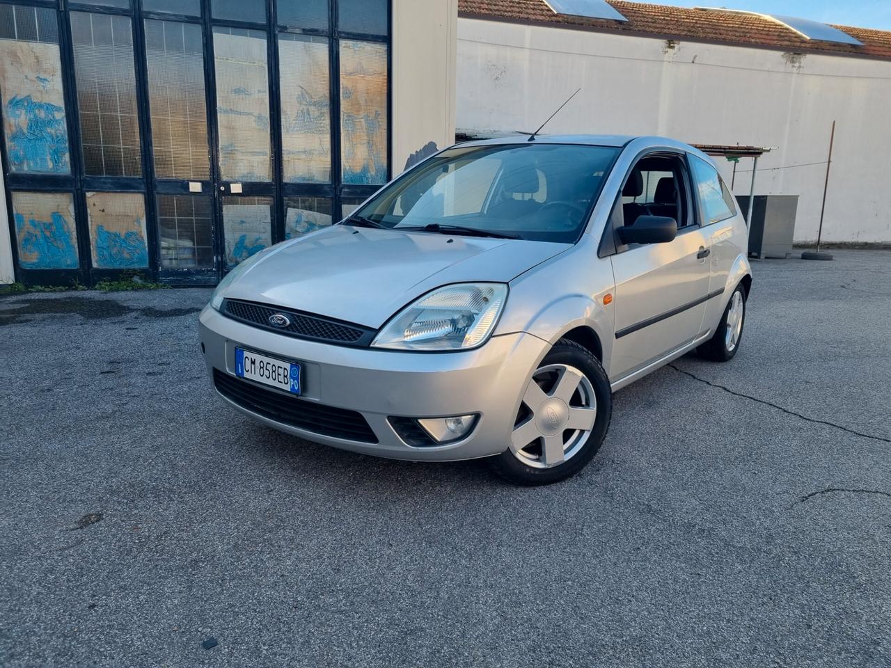 Ford Fiesta 1.4 16V 5p. Ghia