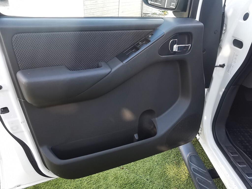 Nissan Navara 2.5 dCi 4 porte Double Cab LE