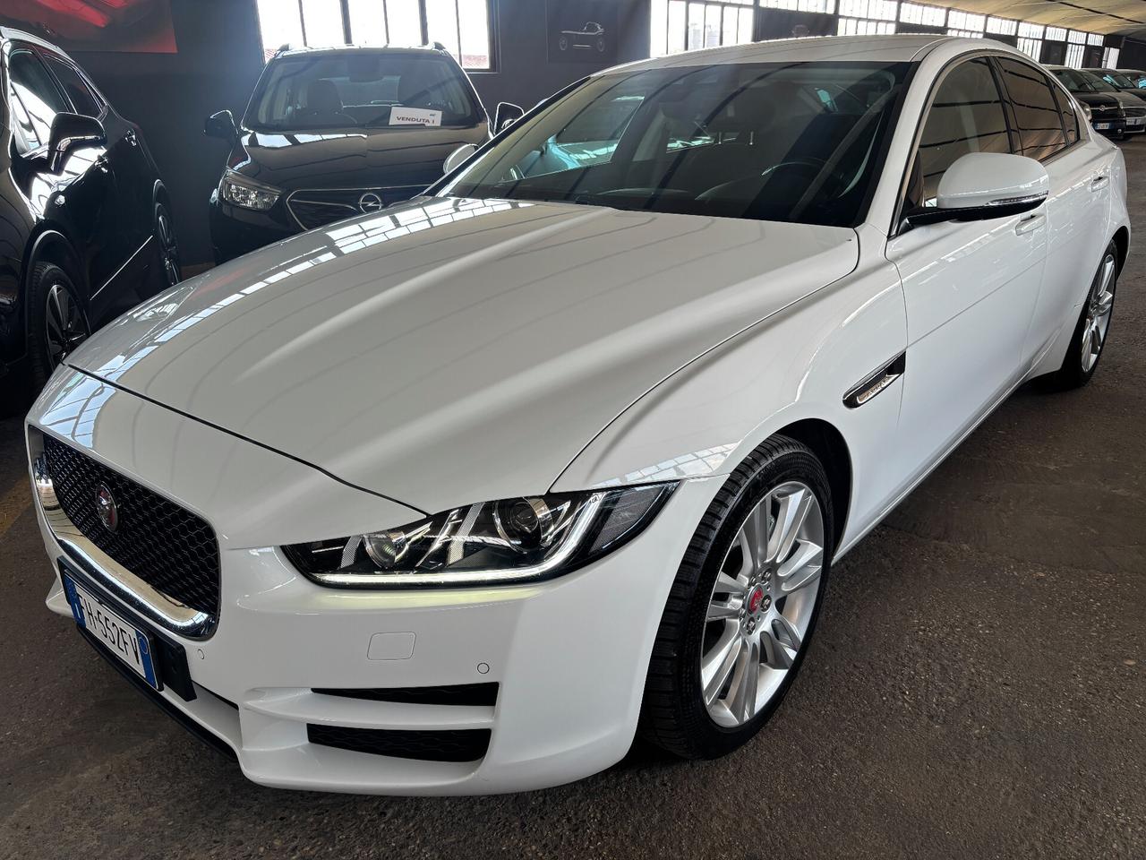 Jaguar XE 2.0 D Turbo 180CV aut. Prestige Business Edition