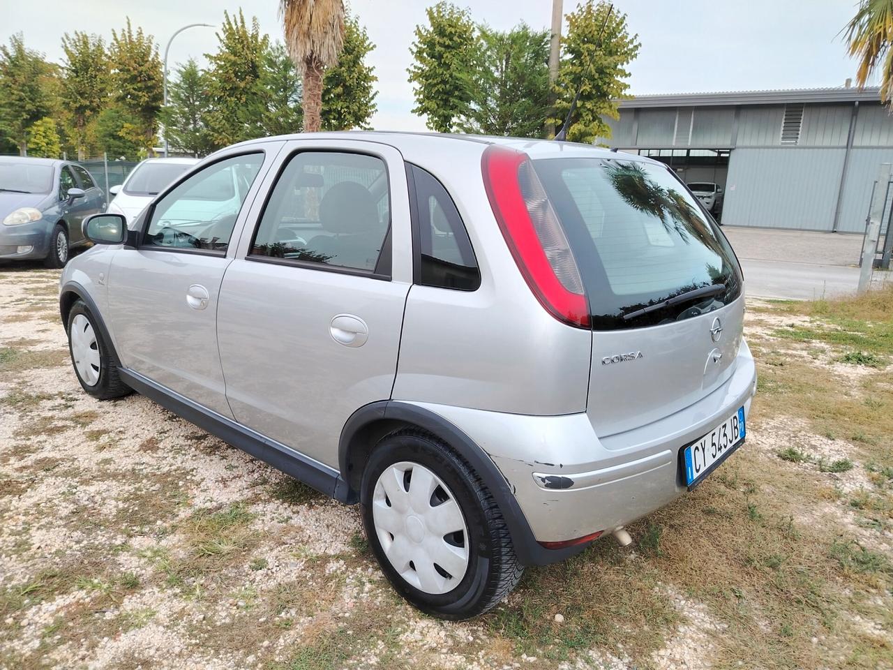 Opel Corsa 1.2i 16V cat 5 porte Club