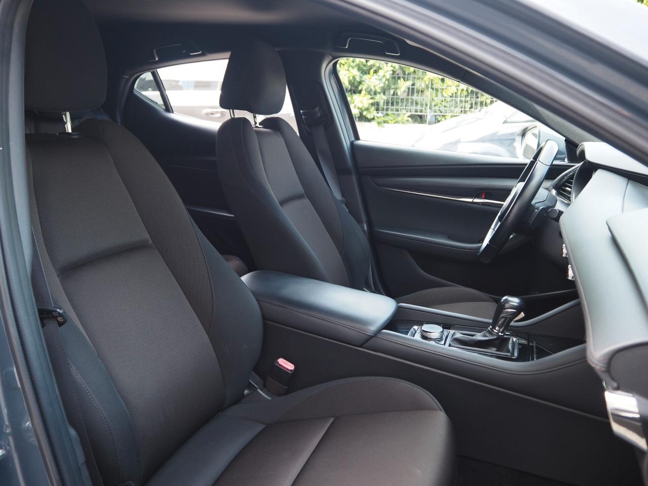 Mazda 3 1.8L Skyactiv-D Exceed