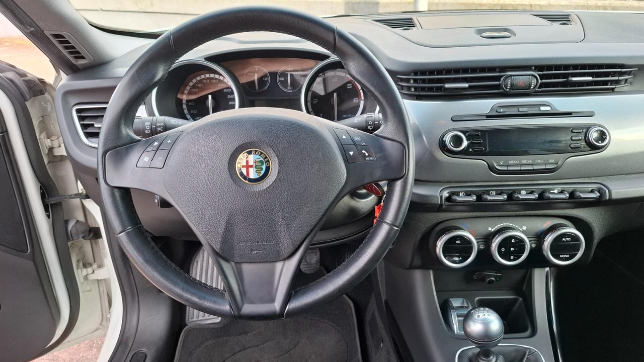 Alfa Romeo Giulietta 1.6 JTDm-2 105 CV Distinctive 138000 KM ORIGINALI